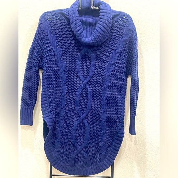 Express Sweaters - Express Women's 3/4 Sleeve Turtleneck Sweater / Size XS